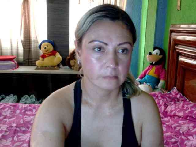 Charlizetheron1 webcam