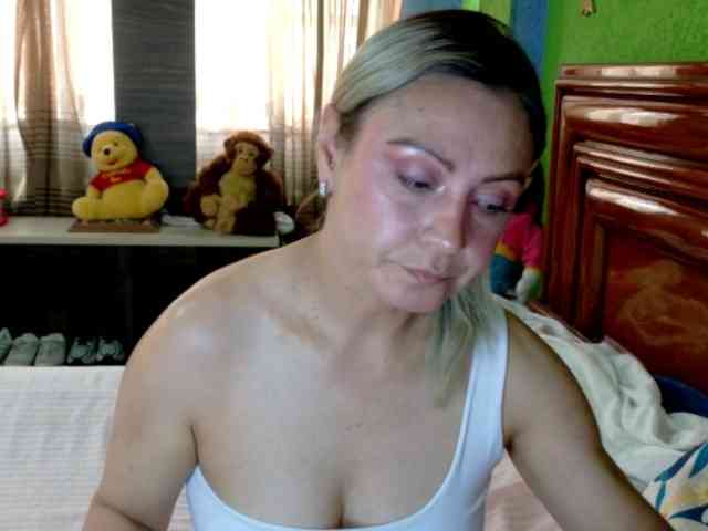 Charlizetheron1 webcam