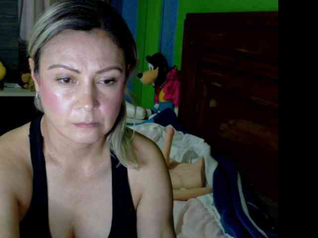 Charlizetheron1 webcam