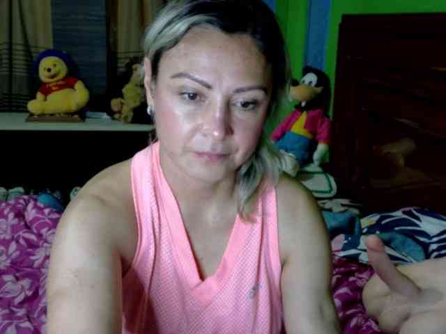 Charlizetheron1 webcam