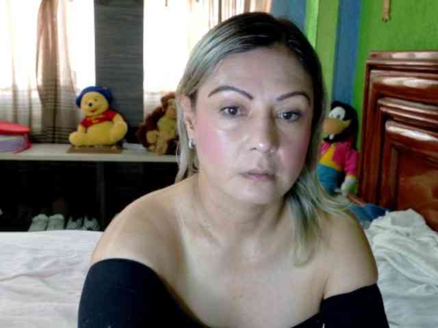 Charlizetheron1 webcam