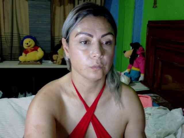 Charlizetheron1 webcam