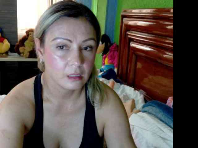 Charlizetheron1 webcam