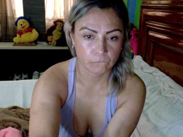 Charlizetheron1 webcam