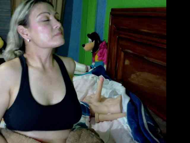 Charlizetheron1 webcam