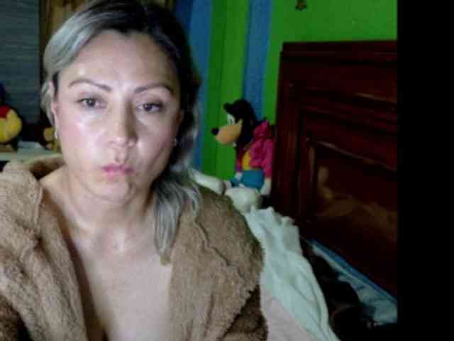Charlizetheron1 webcam