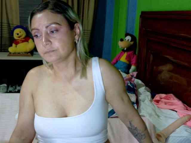 Charlizetheron1 webcam