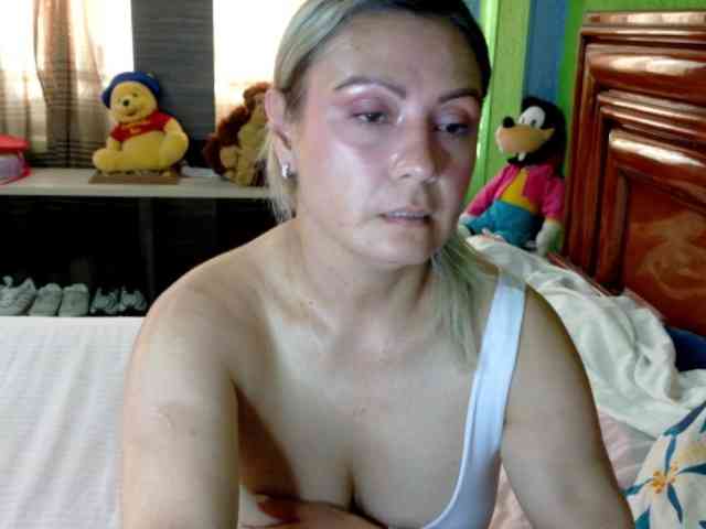 Charlizetheron1 webcam