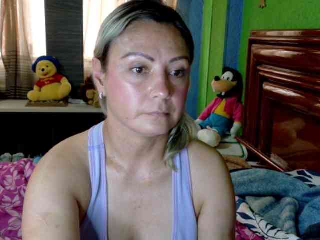 Charlizetheron1 webcam