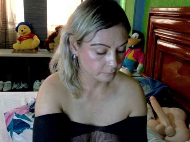 Charlizetheron1 webcam