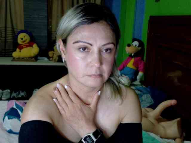 Charlizetheron1 webcam