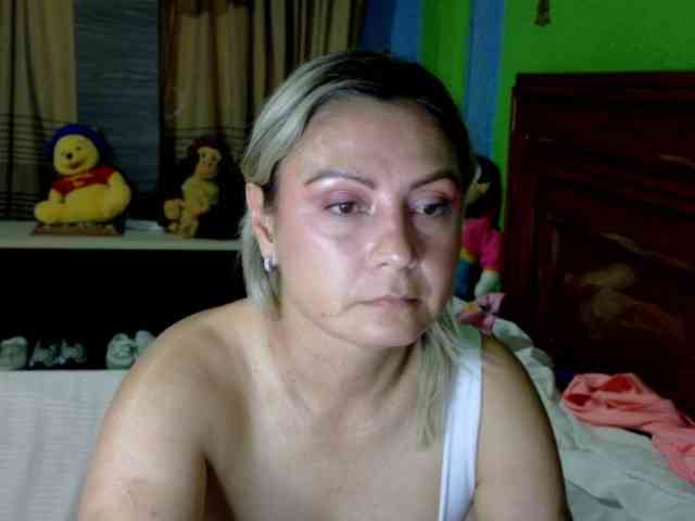 Charlizetheron1 webcam