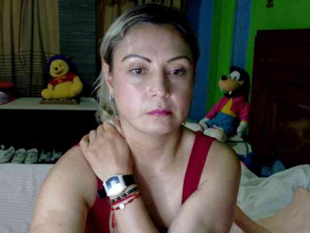 Charlizetheron1 webcam