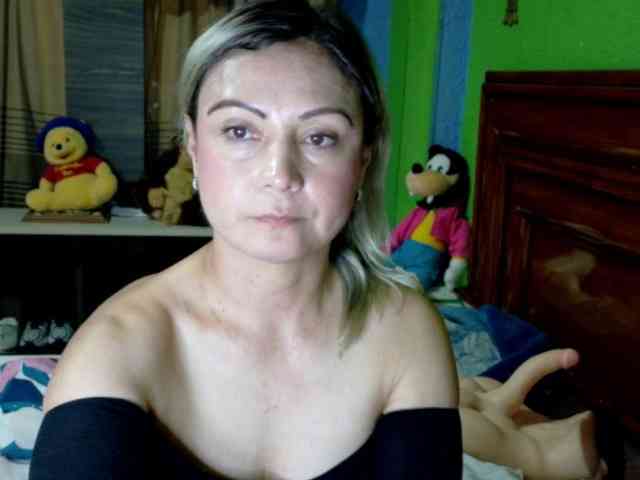 Charlizetheron1 webcam