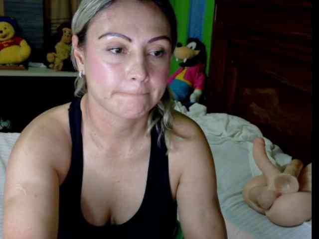 Charlizetheron1 webcam