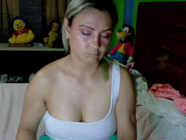 Charlizetheron1 webcam