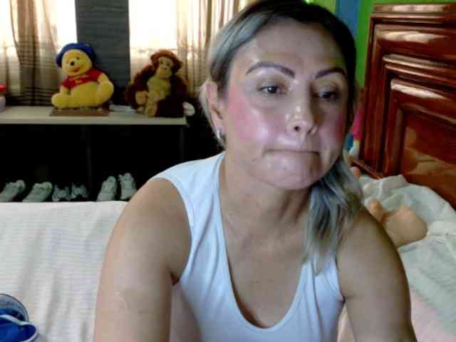 Charlizetheron1 webcam