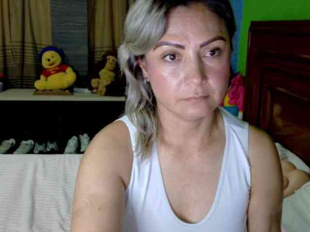 Charlizetheron1 webcam