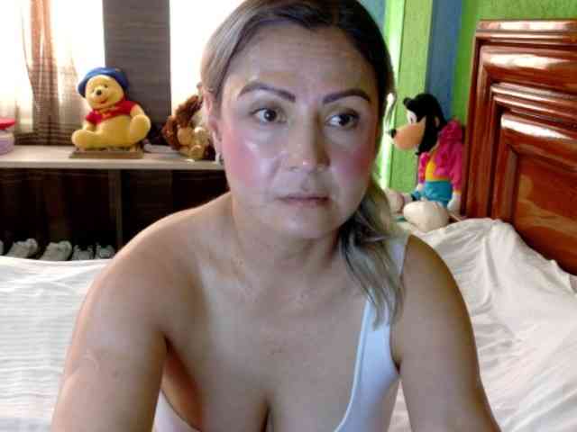 Charlizetheron1 webcam