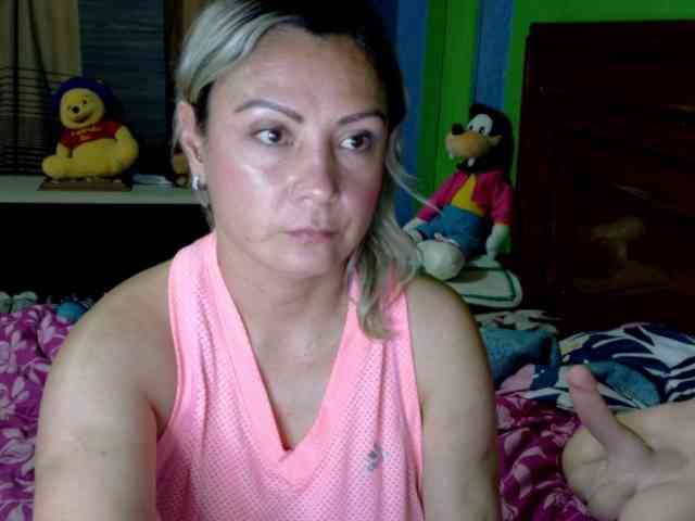 Charlizetheron1 webcam