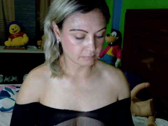 Charlizetheron1 webcam