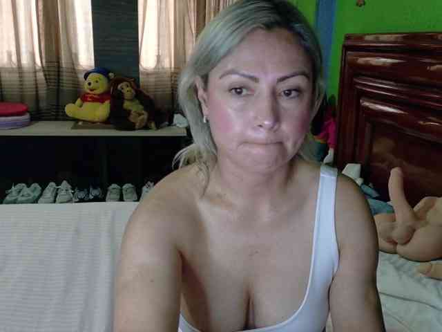 Charlizetheron1 webcam