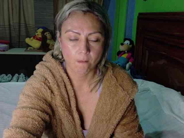 Charlizetheron1 webcam