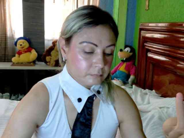 Charlizetheron1 webcam