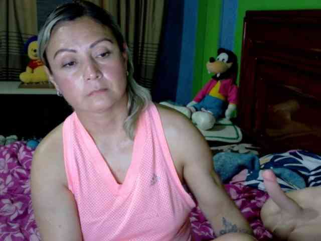 Charlizetheron1 webcam