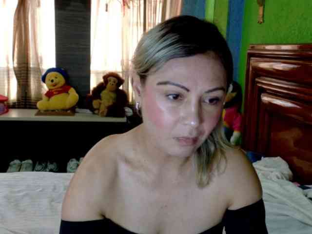 Charlizetheron1 webcam