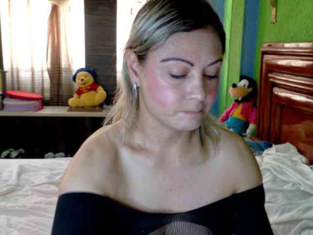 Charlizetheron1 webcam