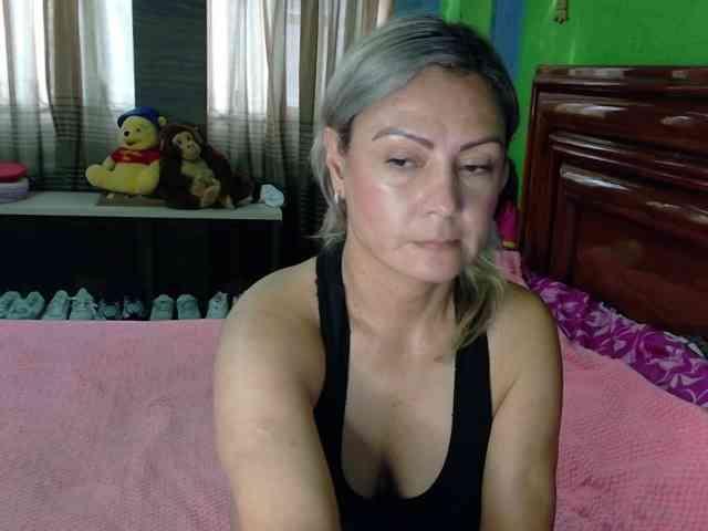Charlizetheron1 webcam