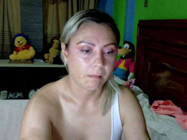 Charlizetheron1 webcam