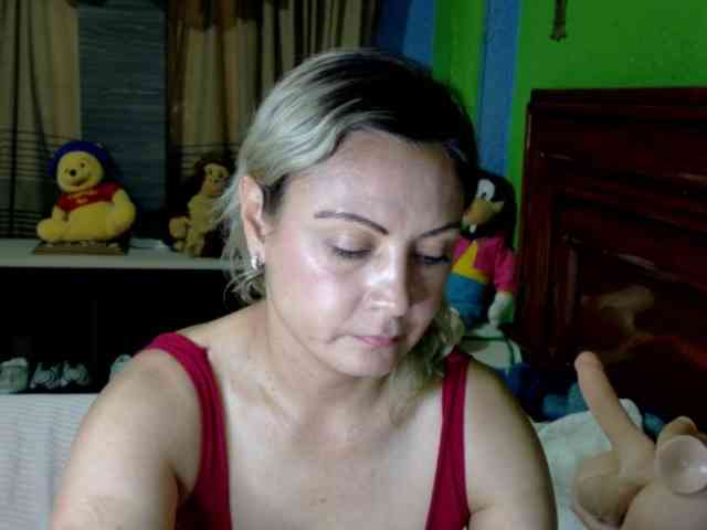 Charlizetheron1 webcam