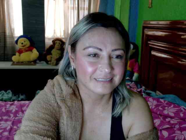 Charlizetheron1 webcam