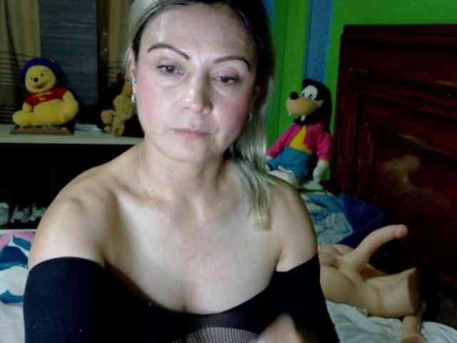 Charlizetheron1 webcam