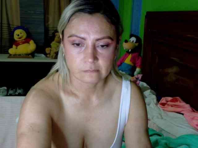 Charlizetheron1 webcam