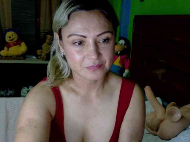 Charlizetheron1 webcam