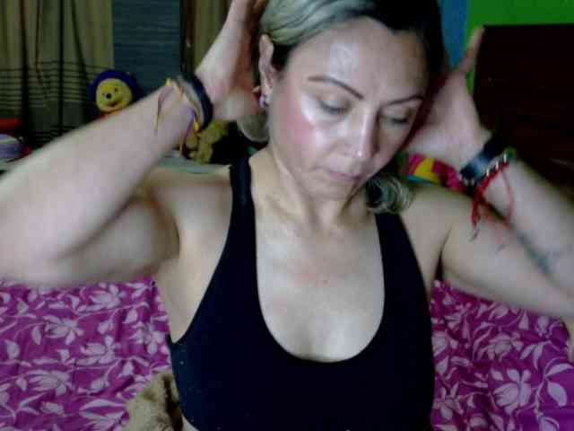 Charlizetheron1 webcam