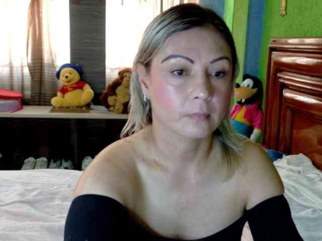 Charlizetheron1 webcam