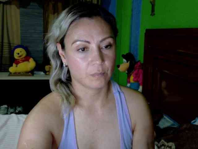 Charlizetheron1 webcam