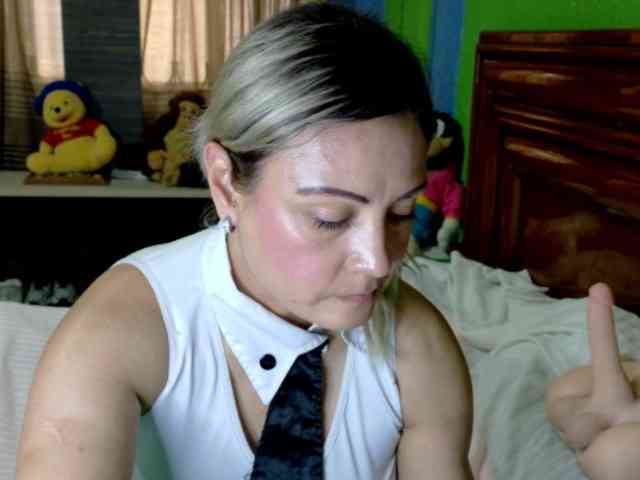 Charlizetheron1 webcam