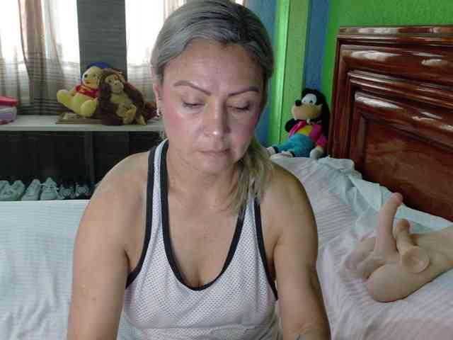Charlizetheron1 webcam