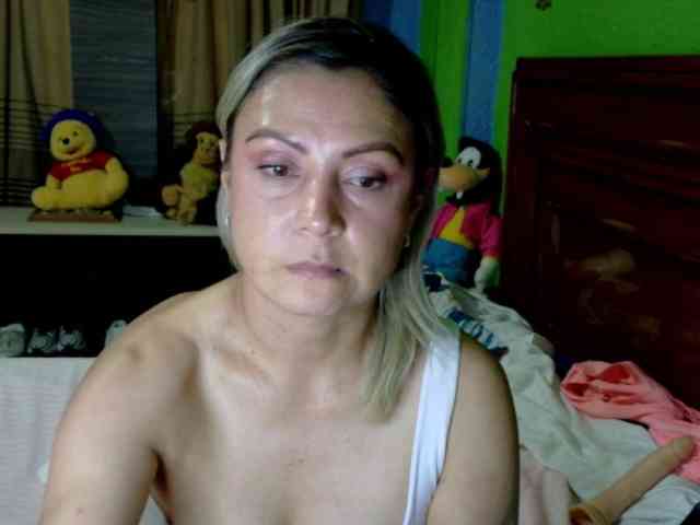 Charlizetheron1 webcam