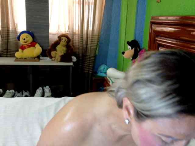 Charlizetheron1 webcam