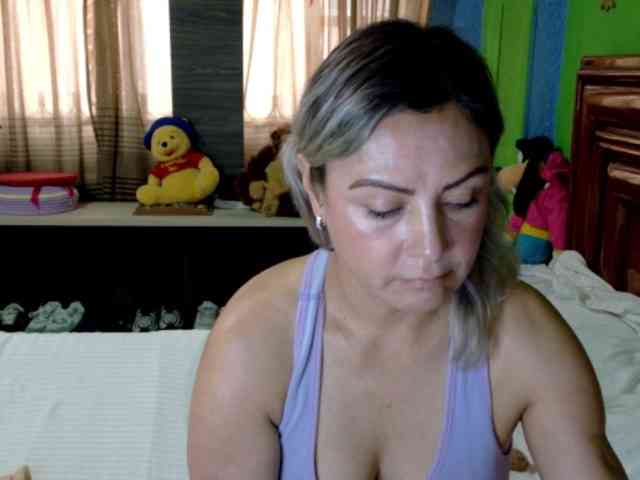 Charlizetheron1 webcam