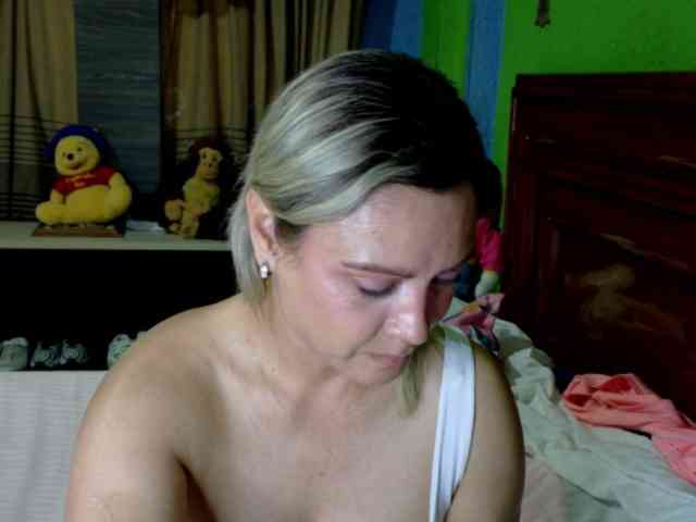 Charlizetheron1 webcam