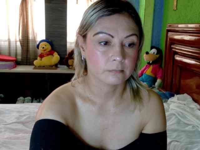 Charlizetheron1 webcam