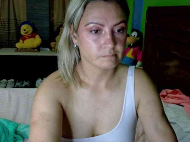 Charlizetheron1 webcam