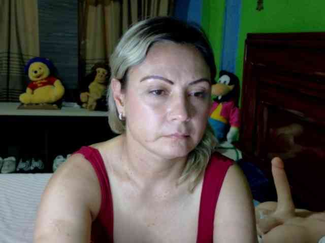 Charlizetheron1 webcam